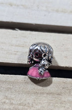 Cargar imagen en el visor de la galería, Charm Niña con Osito