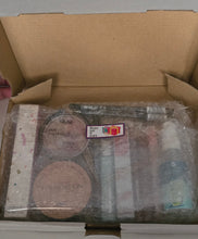 Cargar imagen en el visor de la galería, Caja Maquillaje variado