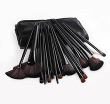 Cargar imagen en el visor de la galería, Brochas de maquillaje
