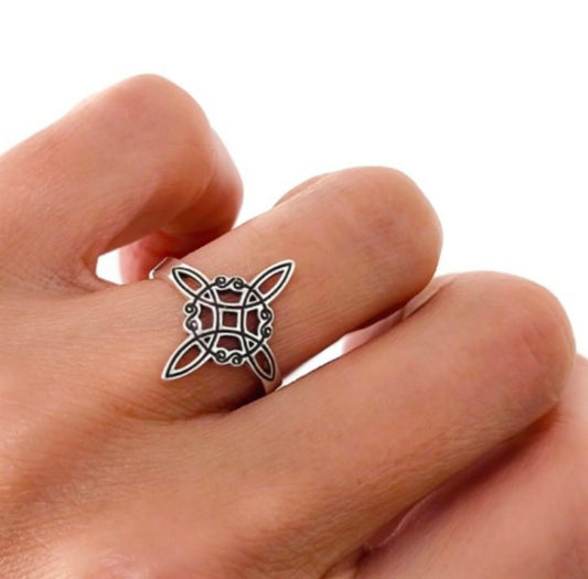 Anillo de plata Nudo de Bruja
